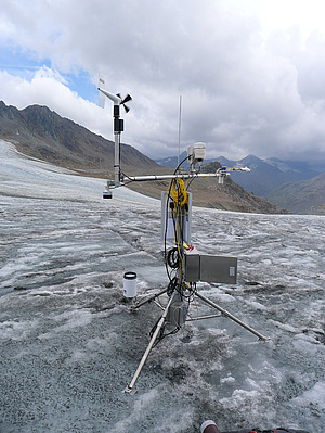 Neue automatische Wetterstation auf dem Vernagtferner installiert im August 2017